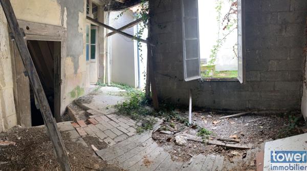 MATHA 17160 - Maison 2 pièces de 50 m² avec cave . et patio de 18 m².