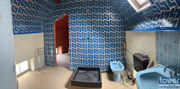 MATHA 17160 - Maison 2 pièces de 50 m² avec cave . et patio de 18 m².