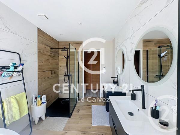 Maison à vendre  6 pièces - 231 m 2   GUINGAMP  - 22