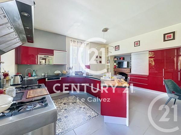 Maison à vendre  6 pièces - 231 m 2   GUINGAMP  - 22