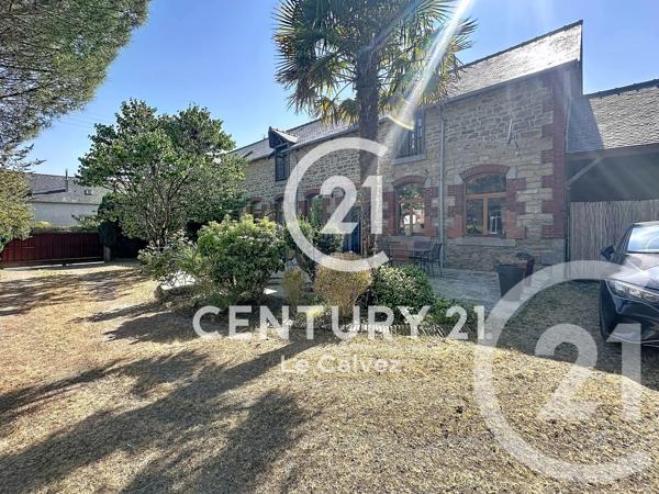 Maison à vendre  6 pièces - 231 m 2   GUINGAMP  - 22