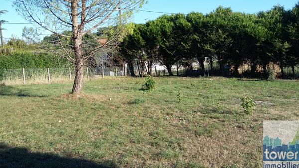 Terrain constructible de 827 m2 à Garat : 8 mn de Soyaux