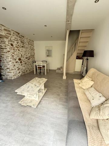 Maison meublée de charme – 64 m² – Louvaines