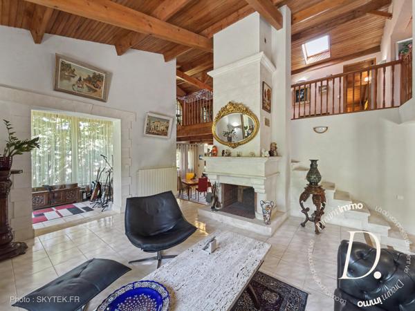 VILLA D'EXCEPTION – 298 m² HABITABLES