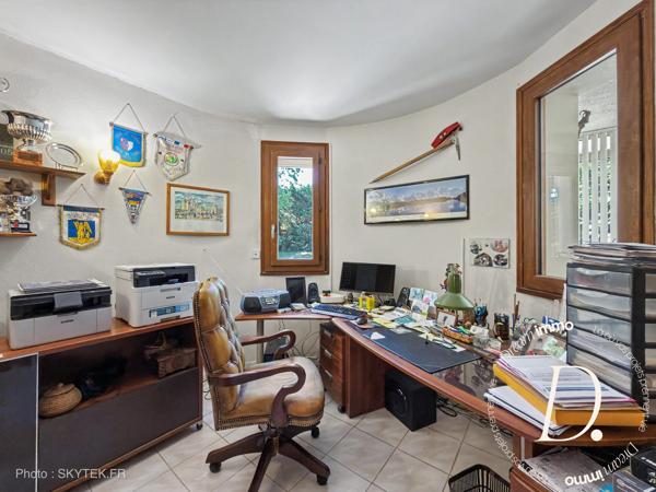 VILLA D'EXCEPTION – 298 m² HABITABLES