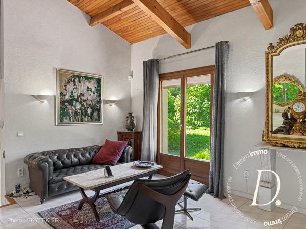 VILLA D'EXCEPTION – 298 m² HABITABLES