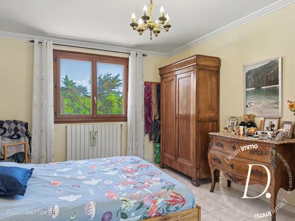 VILLA D'EXCEPTION – 298 m² HABITABLES