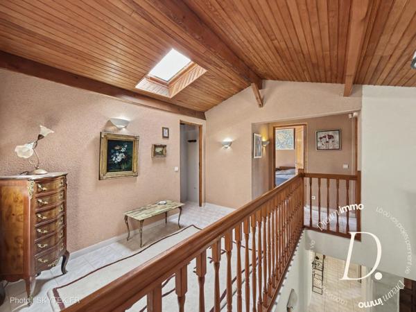 VILLA D'EXCEPTION – 298 m² HABITABLES