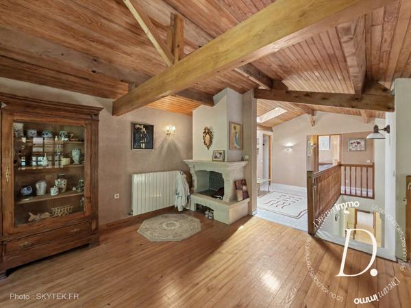 VILLA D'EXCEPTION – 298 m² HABITABLES
