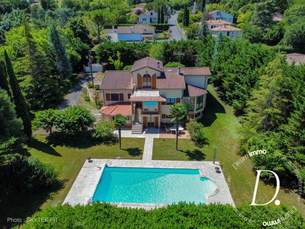 VILLA D'EXCEPTION – 298 m² HABITABLES