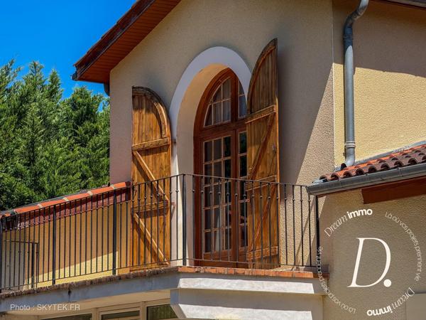 VILLA D'EXCEPTION – 298 m² HABITABLES