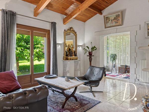 VILLA D'EXCEPTION – 298 m² HABITABLES
