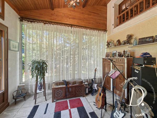 VILLA D'EXCEPTION – 298 m² HABITABLES
