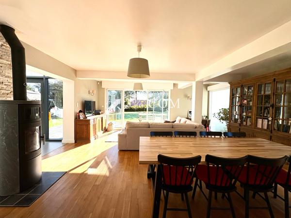 Maison 6 pièce(s) 3 chambre(s) 147 m²