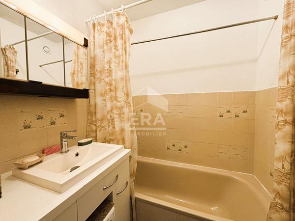 SAINTE MAXIME CENTRE STUDIO CABINE  20 m2 et parking