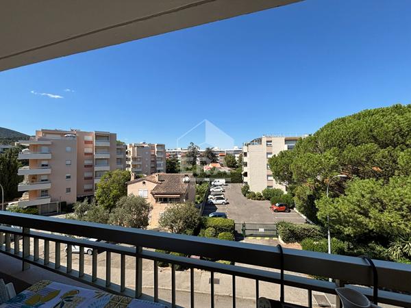 SAINTE MAXIME CENTRE STUDIO CABINE  20 m2 et parking