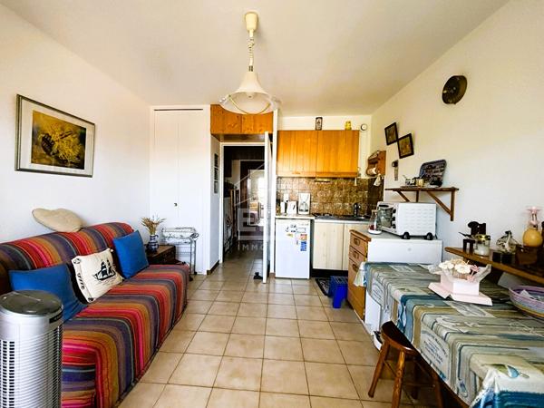SAINTE MAXIME CENTRE STUDIO CABINE  20 m2 et parking