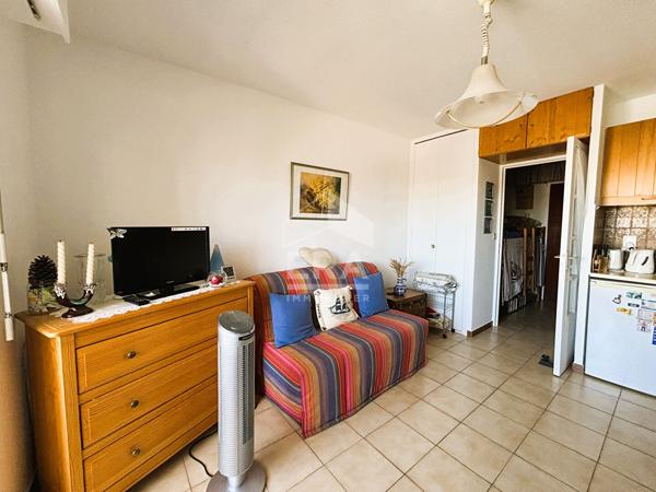 SAINTE MAXIME CENTRE STUDIO CABINE  20 m2 et parking