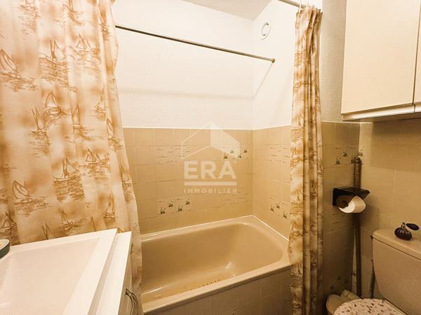 SAINTE MAXIME CENTRE STUDIO CABINE  20 m2 et parking