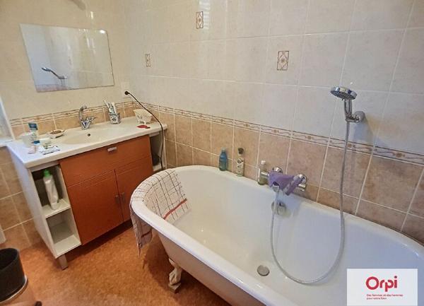 Maison à louer  4 pièces • 146,40 m2 Deux-Chaises