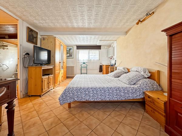 Pavillon atypique proche Parc Montreau