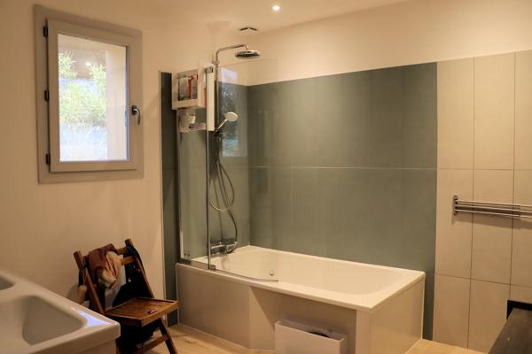 Saint-Saturnin-lès-Apt (84490) Villa neuve à Saint Saturnin lès Apt