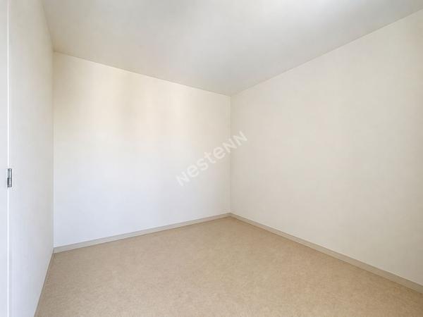 Appartement secteur 8 Mai - 2 chambres, cave, parking
