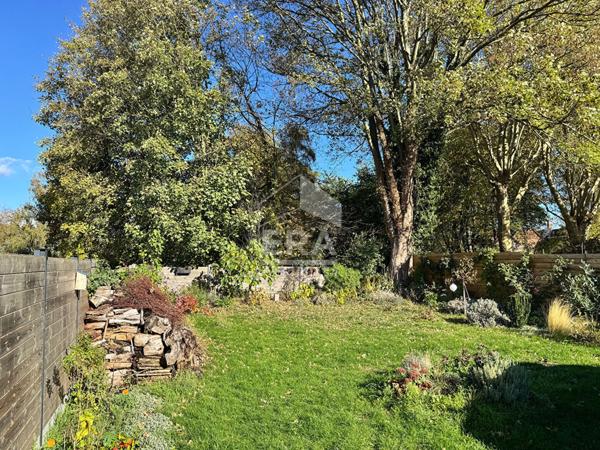 Loft plain-pied avec grand jardin, cour et garage