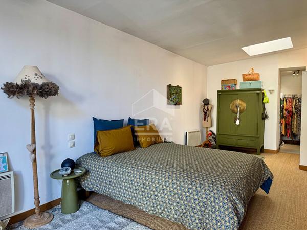 Loft plain-pied avec grand jardin, cour et garage