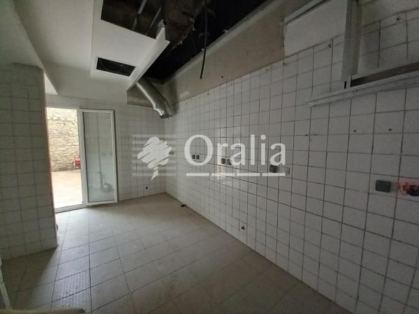 Local · Location Marseille (13003) 69m²