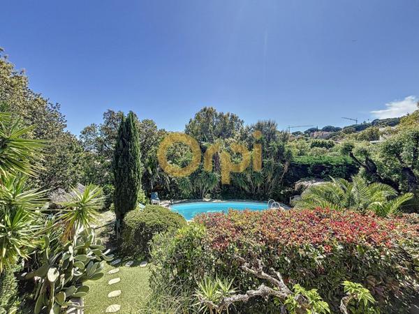 Maison à vendre  6 pièces •  Sainte-Maxime