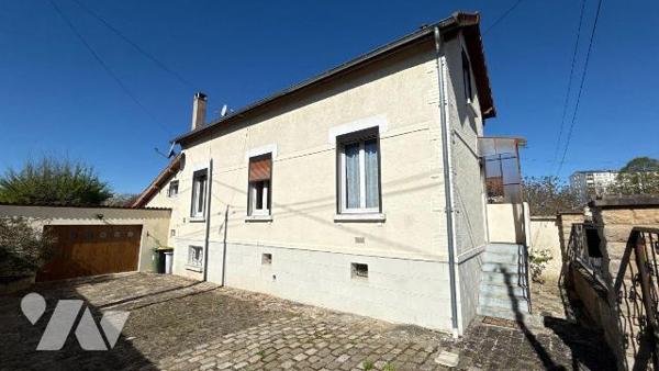A VENDRE - Châlons-en-Champagne - Longère de type 4 avec jardin et garage 

Située à proximit...