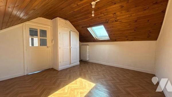 A VENDRE - Châlons-en-Champagne - Longère de type 4 avec jardin et garage 

Située à proximit...