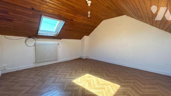 A VENDRE - Châlons-en-Champagne - Longère de type 4 avec jardin et garage 

Située à proximit...