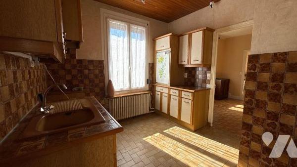A VENDRE - Châlons-en-Champagne - Longère de type 4 avec jardin et garage 

Située à proximit...