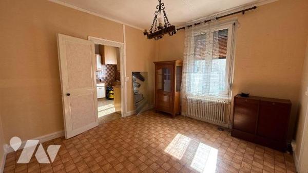 A VENDRE - Châlons-en-Champagne - Longère de type 4 avec jardin et garage 

Située à proximit...