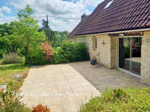 Authentique longère en pierre en Périgord Noir sur un terrain de 2849 m²