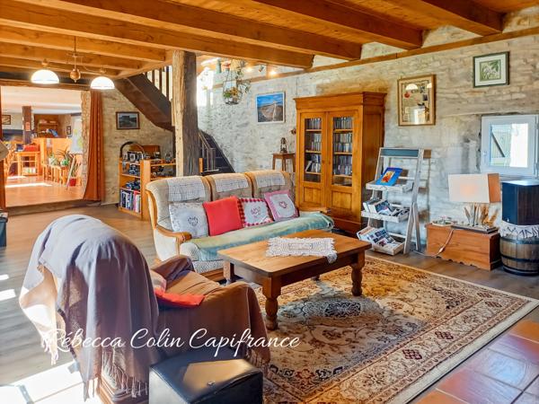 Authentique longère en pierre en Périgord Noir sur un terrain de 2849 m²