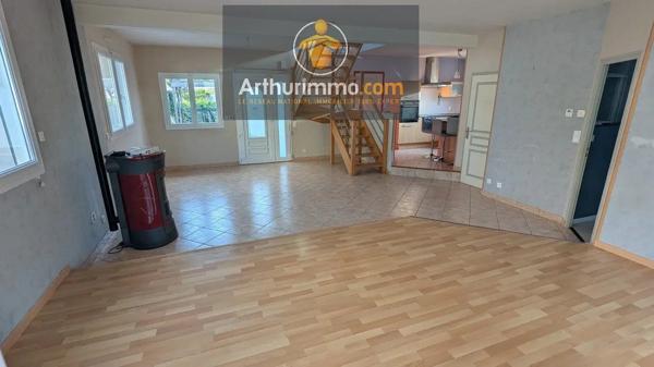 Vente                                                      Maison
                        
                     5 pièces                      122 m2                     à Josselin