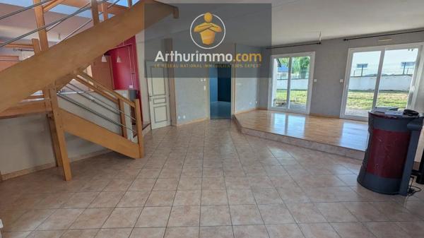 Vente                                                      Maison
                        
                     5 pièces                      122 m2                     à Josselin