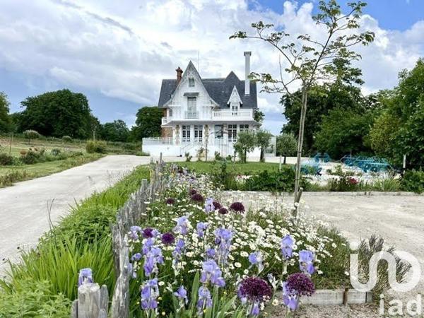 Château 10 pièces de 720 m² à Granville (50400)