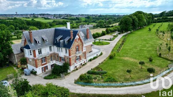 Château 10 pièces de 720 m² à Granville (50400)