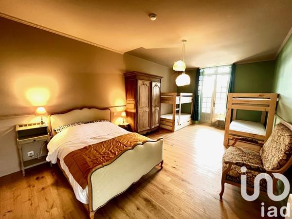 Château 10 pièces de 720 m² à Granville (50400)