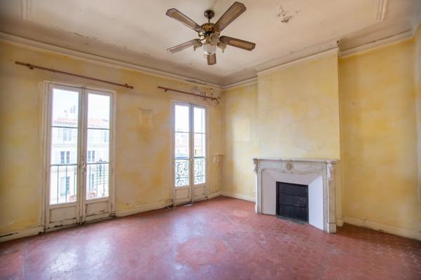 À vendre 2 appartements T3 de 55+58m² à MARSEILLE 1ER ARRONDISSEMENT