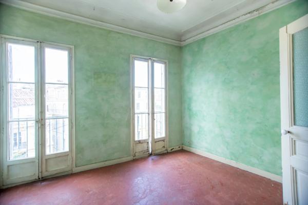 À vendre 2 appartements T3 de 55+58m² à MARSEILLE 1ER ARRONDISSEMENT