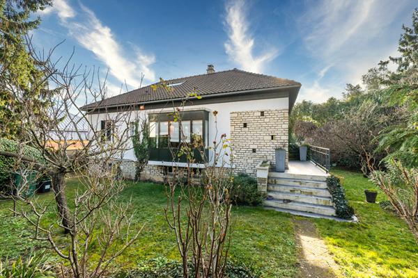 EXCLUSIVITÉ GUY HOQUET - Superbe maison Familiale secteur prisé et calme