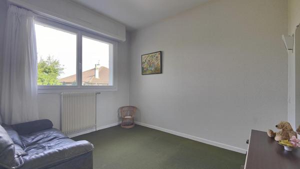 Maison 5 chambres + 1 bureau sur parcelle arborée