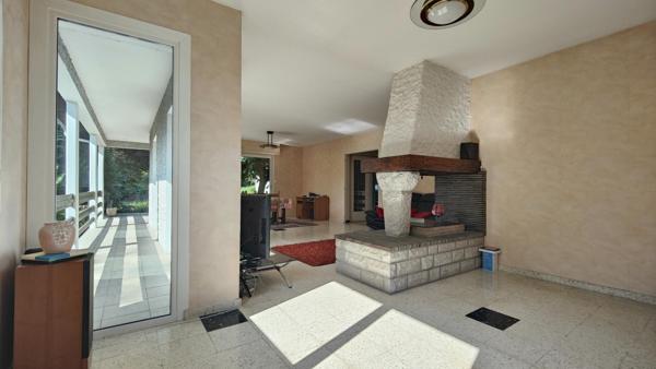 Maison 5 chambres + 1 bureau sur parcelle arborée