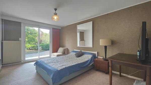 Maison 5 chambres + 1 bureau sur parcelle arborée