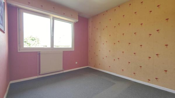 Maison 5 chambres + 1 bureau sur parcelle arborée